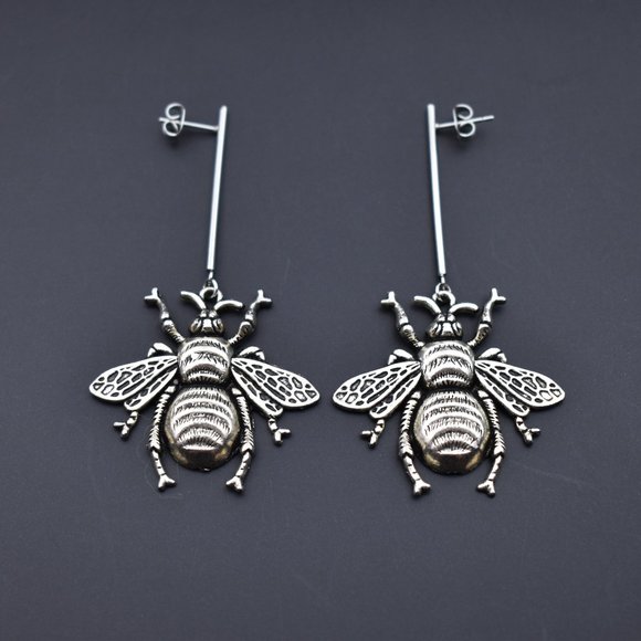 Large unusual earrings for women, oversized fly earrings dangle - Picture 3 of 3